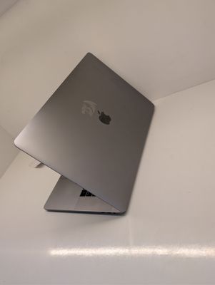 MacBook Pro 2019 — photo 2